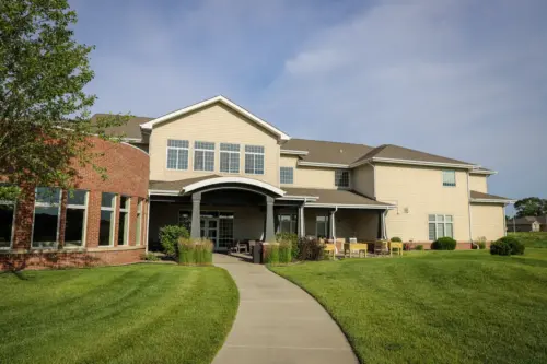 Ridgewood Senior Living clubhouse patio